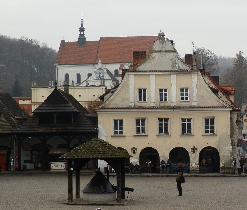 Zdjęcie „Zdjęcie poglądowe z Wikimedia Commons – automatyczne dopasowanie” w przewodniku OdpocznijTu po okolicy Kazimierza Dolnego